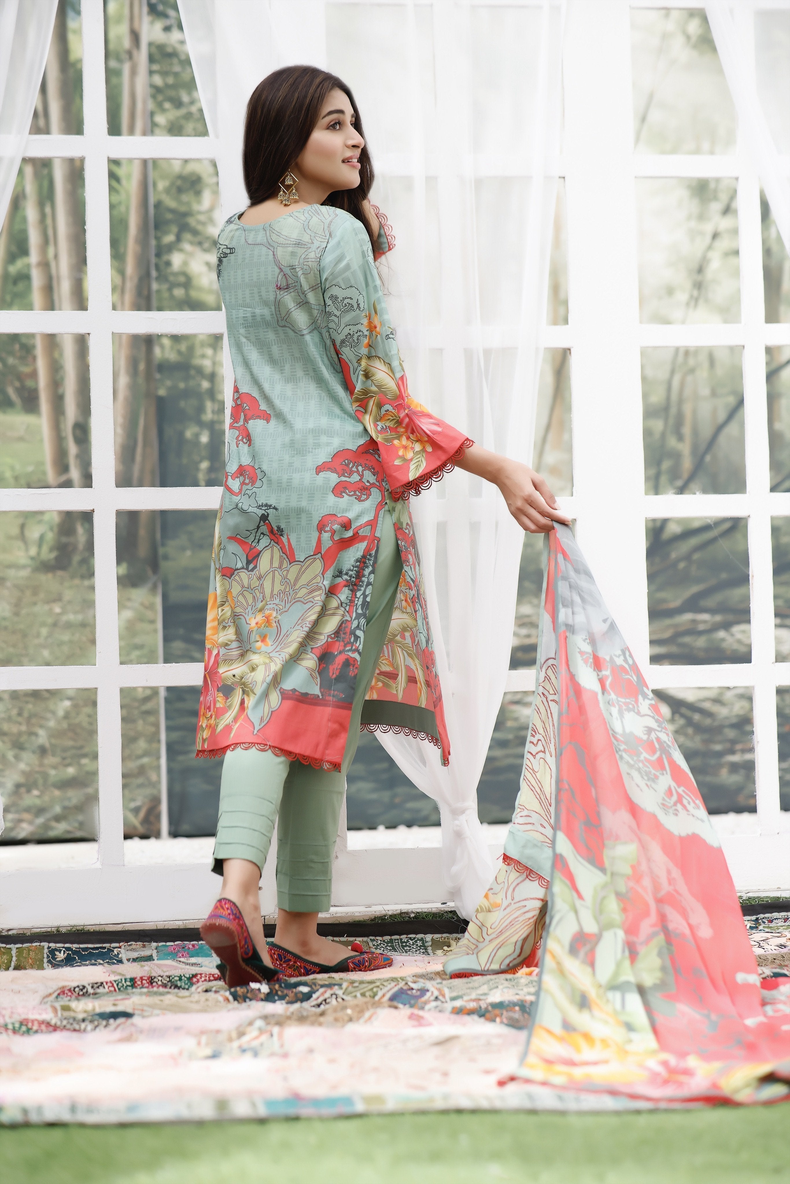 BAAD-E-SABA-GLV028